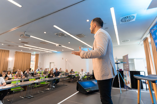 Sebastian Echternkamp - Krankenversicherungsspezialist - Versicherungsmakler