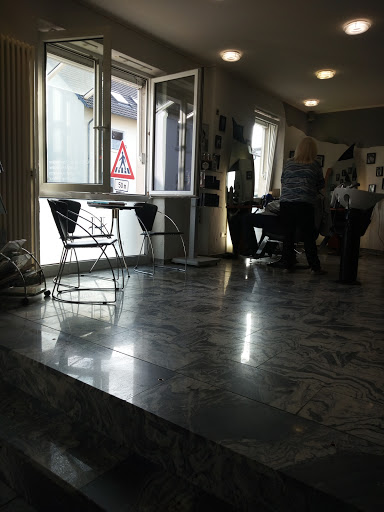 Ralf Henn Haarstyling - Thumbnail