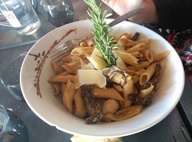 La Maronaise Café