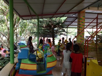 Photos of Toko Lukman