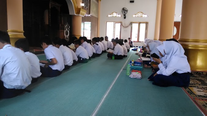 Sekolah Menengah Pertama Plus Yaspera, Author: Ella cuantique