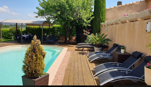 Photo de GÎTE LE JARDIN D'IVANA MAISON DE VACANCES AVEC PISCINE PRIVÉE