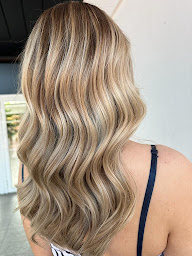 Photo n°6 de S'COUP COIFFURE LEOGNAN à Léognan (Magasin de produits de beauté)