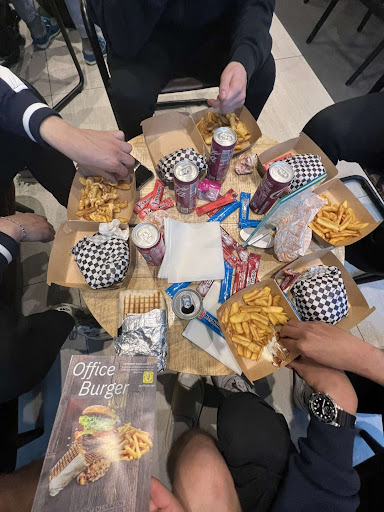 Photo 3 - Office Burger