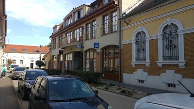 Photos of UNIQA Biztos&iacute;t&oacute; Kecskem&eacute;ti Kiemelt &Uuml;gyn&ouml;ks&eacute;g