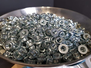 Photo n°12 de SWAP FACTORY GARAGE à Saint-Pierre-en-Faucigny (Magasin de pièces automobiles)