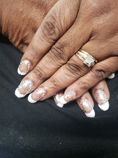 Total Image Hair & Nail Salon Logo