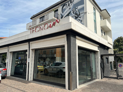 Tecno In - Visual