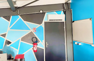 Photo n°11 de Air Energie Pompe à Chaleur Climatisation Photovoltaïque à Beychac-et-Caillau (Usine de panneaux solaires photovoltaïques)