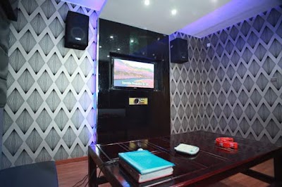 Photos of Royalty 88 karaoke club