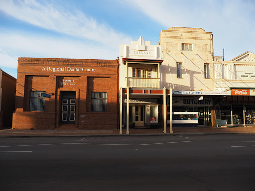 The Dentists of West Wyalong