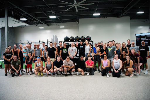 8035 Platinum Fitness Logo
