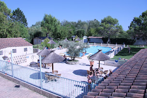 Photo n°46 de Camping le Pilon d'Agel | Camping Noves | Bouches du Rhônes à Noves (Piscine)