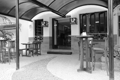 Photos of Unique Caf&eacute;s