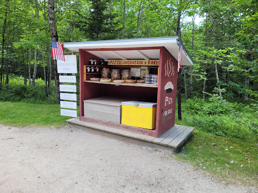 Puzzle Mountain Bakery Pie Stand - Thumbnail