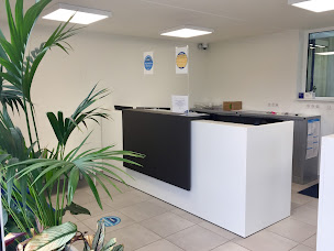 Photo n°4 de Albax Carrosserie - Mandelieu Cannes La Bocca à Mandelieu-la-Napoule (Service de remorquage)