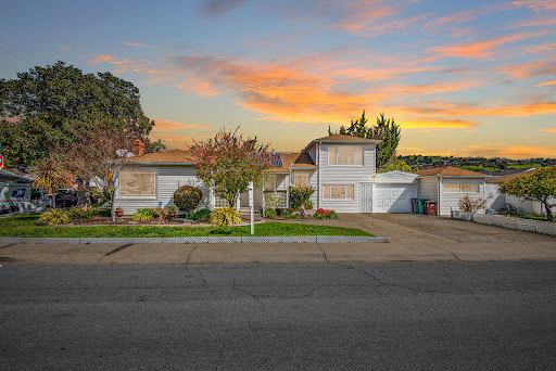 Lynn Chew | Real Estate Agent - Thumbnail