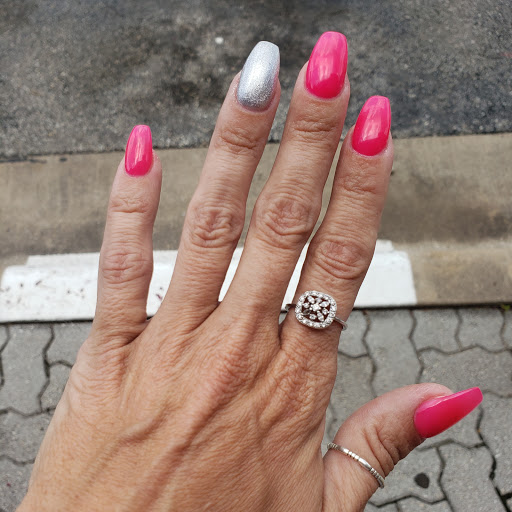 Bratton Nails - Visual