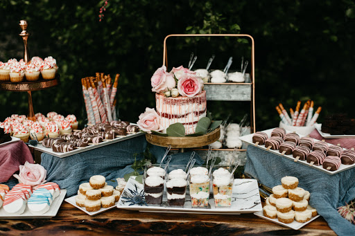 Cakes, Elevated - Visual