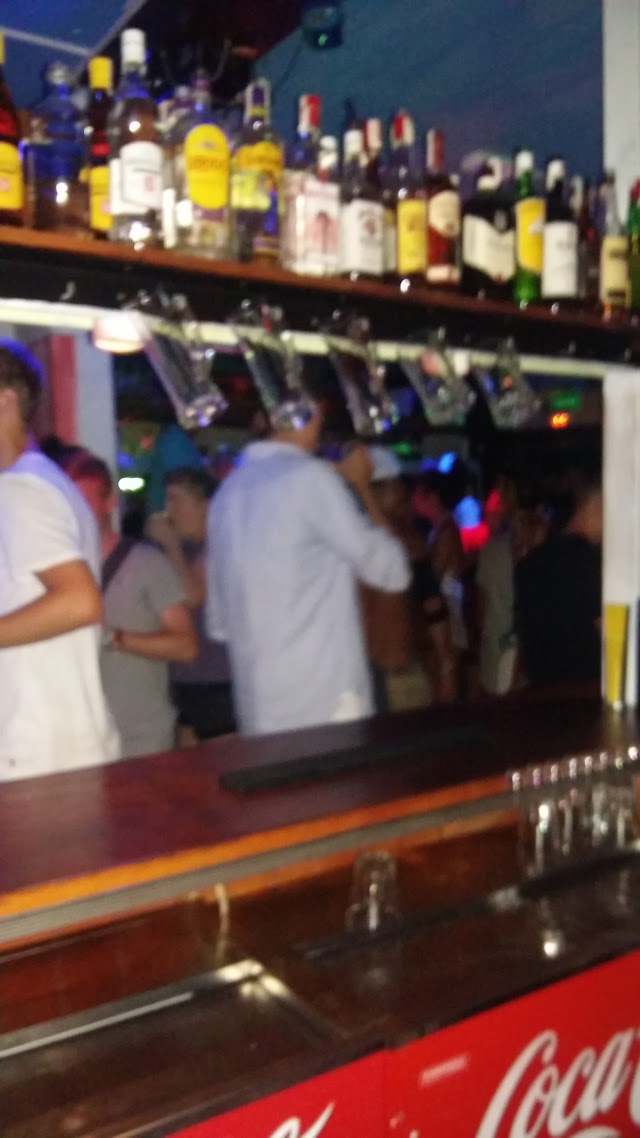Kiwi Bar