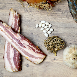 Photo n°3 de Louis Ospital | Charcuterie Basque - Atelier de production à Hasparren (Charcutier)