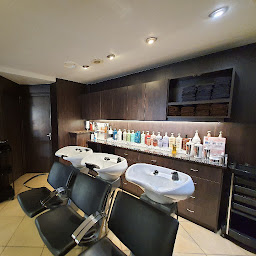 Photo n°3 de L'Atelier Intermède - Coiffeur Le Mans à Le Mans (Magasin de cosmétiques)