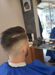 Photo n°7 de Jh coiffeur à Longjumeau (Salon de coiffure)