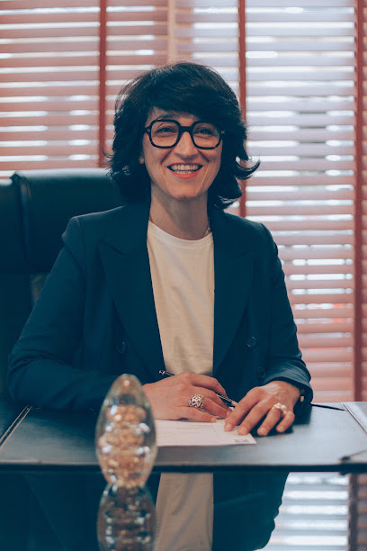 Docteur Atrak Kathy- Implantologie - Esthétique dentaire