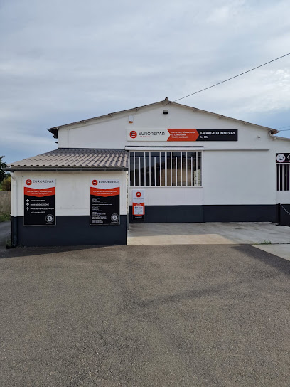 Garage Guéreins by Groupe Bonnevay