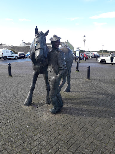 The Carter's Memorial Statue - Thumbnail