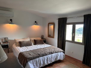 Photo n°3 de JASON SMITH REALTY à Mallemort (Agence de location immobilière)