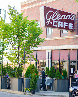 Glenn's Cafe by null