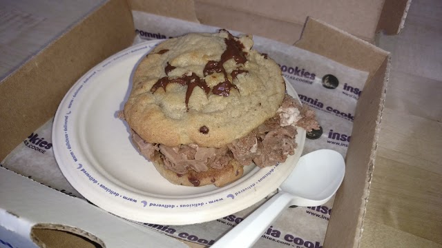 Insomnia Cookies