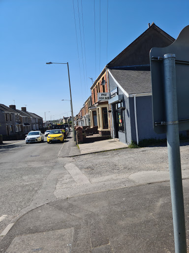 Pyle Fish Bar - Visual