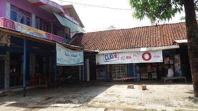 Photos of Toko H. Kholis