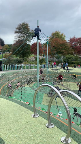Comments and reviews of The Margaret Mahy Family Playground