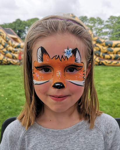 Snazzy Roo Face Painting & Glitter - Thumbnail