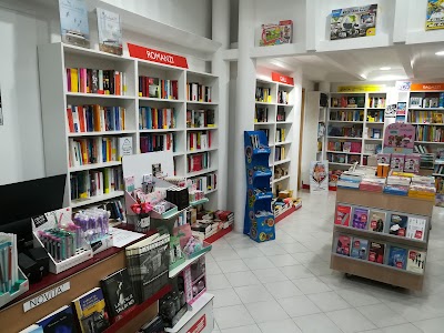 Mondadori Bookstore