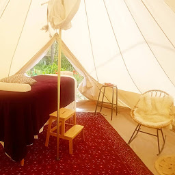 Photo n°1 de MaY massages ayurvediques, Violaine Daamache à Saint-Martin-de-Castillon (Programme de bien-être)