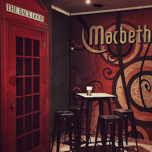 Macbeth Love Burger - Visual