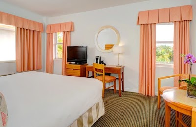 Photos of South Seas Hotel