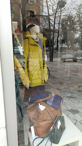Lucia - Abbigliamento - Thumbnail