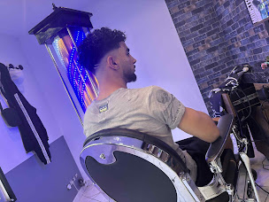 Photo n°6 de Salon de coiffure Lassini - Lyon 3e à Lyon (Salon de coiffure)