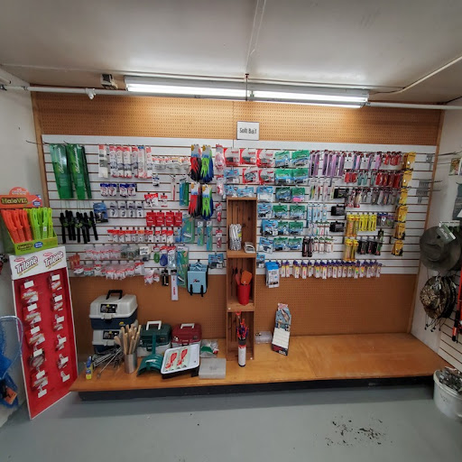 Hero's Welcome Lake Store - Thumbnail