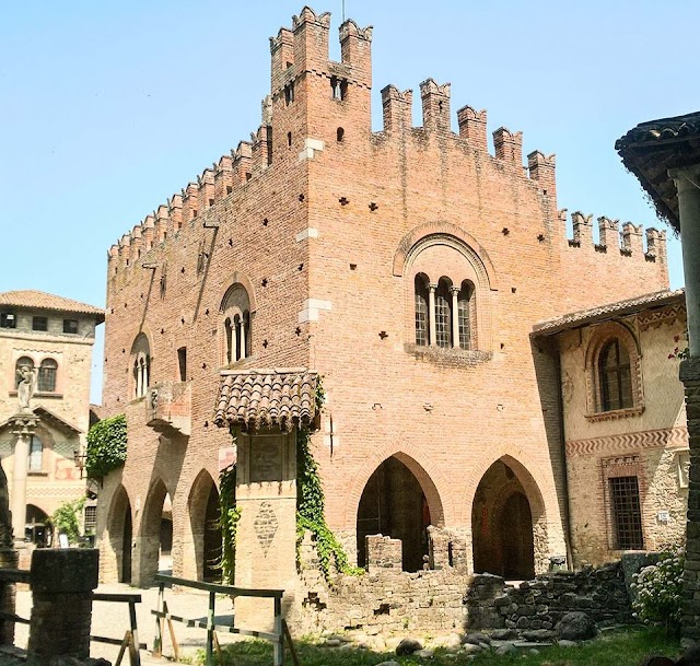 Castello di Grazzano Visconti