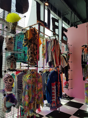 SUPER FREAK BOUTIQUE by null