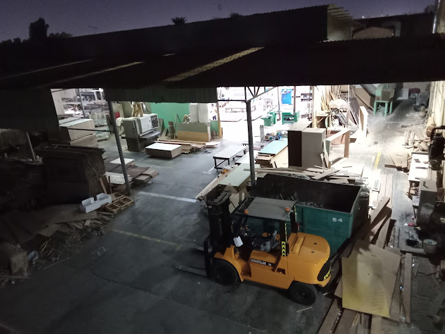 Hakim Carpentry - Carpenter