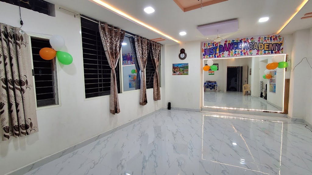 Just Dance Academy