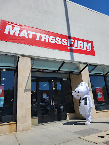 Mattress Firm Studio City - Thumbnail