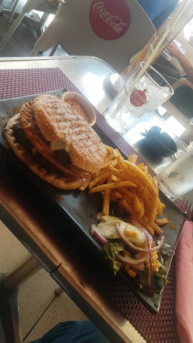 Le Bistro